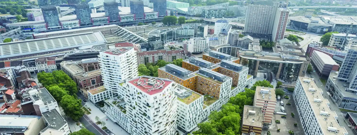 Photo de Construction du siège du conseil départemental du Nord, de bureaux et de logements sur le site du Forum à Lille
